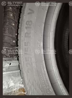 Continental UltraContact 215/55 R16 93V
